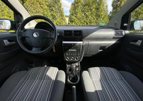 Volkswagen Fox cena 12500 przebieg: 150000, rok produkcji 2010 z Skoczów małe 211